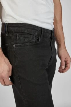 Hattric Men's Jeans Hunter Stretch Fit Straight Leg Black -Casa Moda Store hattric mens jeans hunter stretch fit straight leg black northern ireland belfast lisburn 790